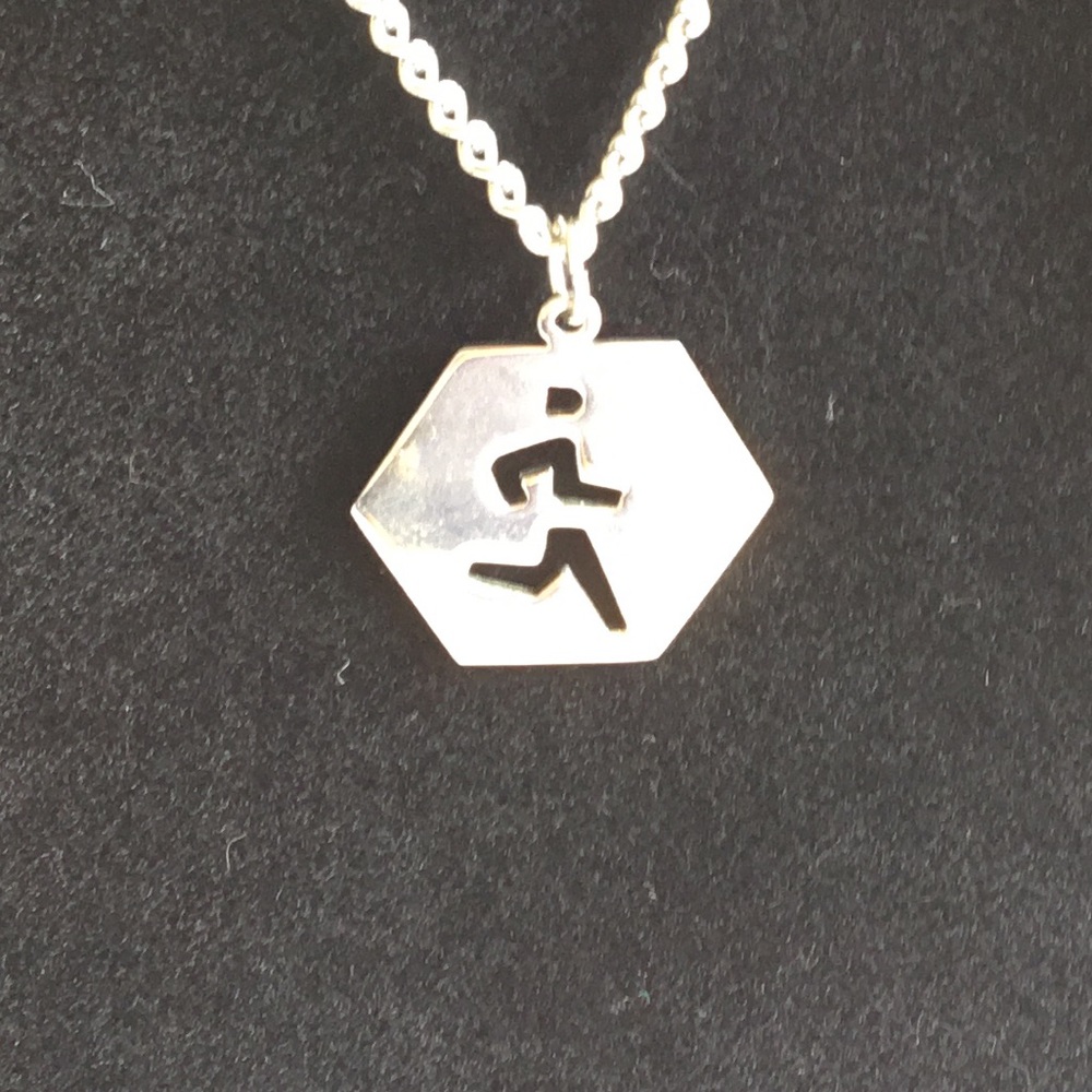 Sarah Coventry Runner pendent on chain